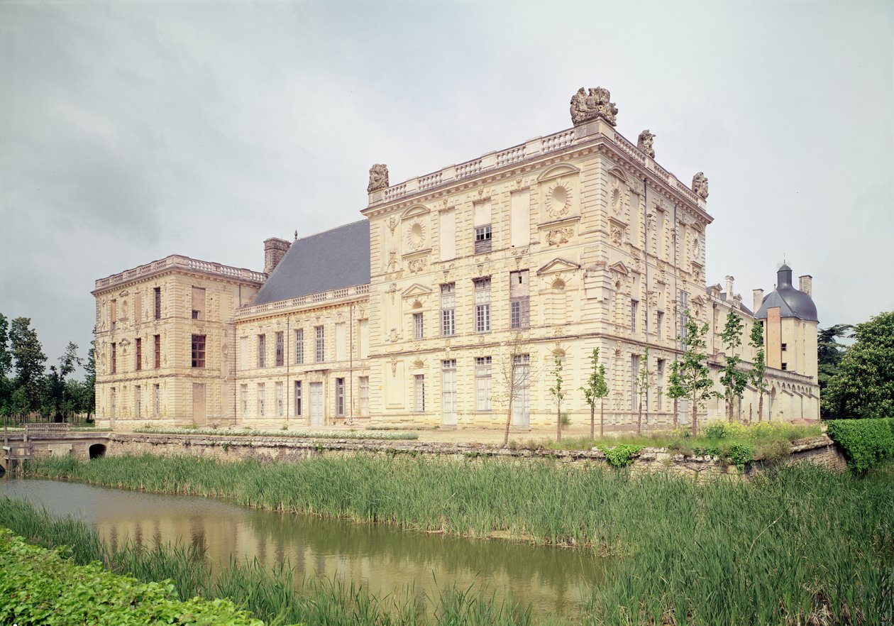 Vue extérieure du château, construit entre 1518-1549 - French School