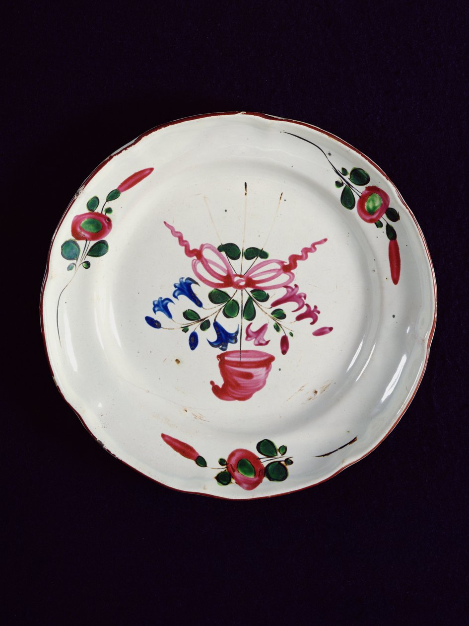 Assiette avec décoration d