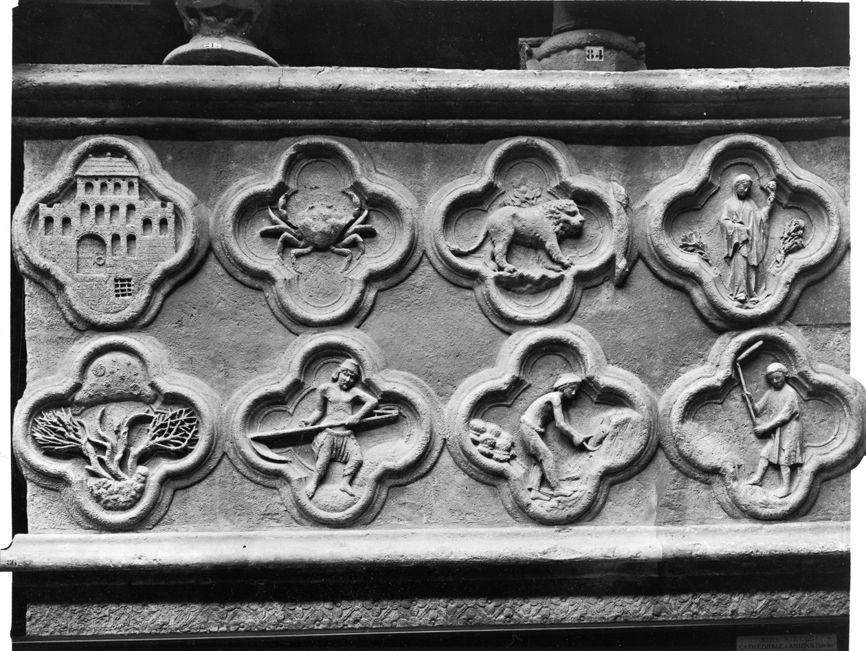 Quatre-feuilles du prophète Aggée : le Temple reconstruit, et la Terre desséchée, et quatre-feuilles avec les signes du zodiaque et les travaux de l