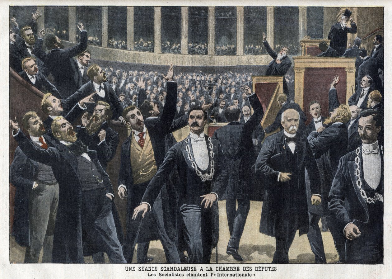 Les socialistes chantant L