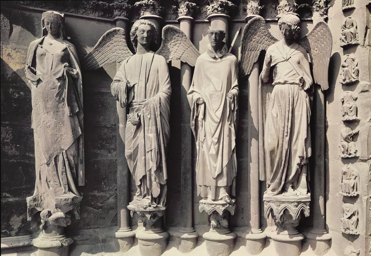 Saint Nicasius avec des anges, figures de jambage du portail ouest - French School