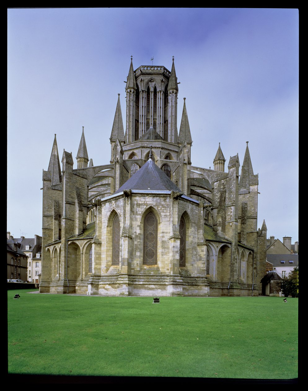 Vue de la cathédrale de Coutances depuis l