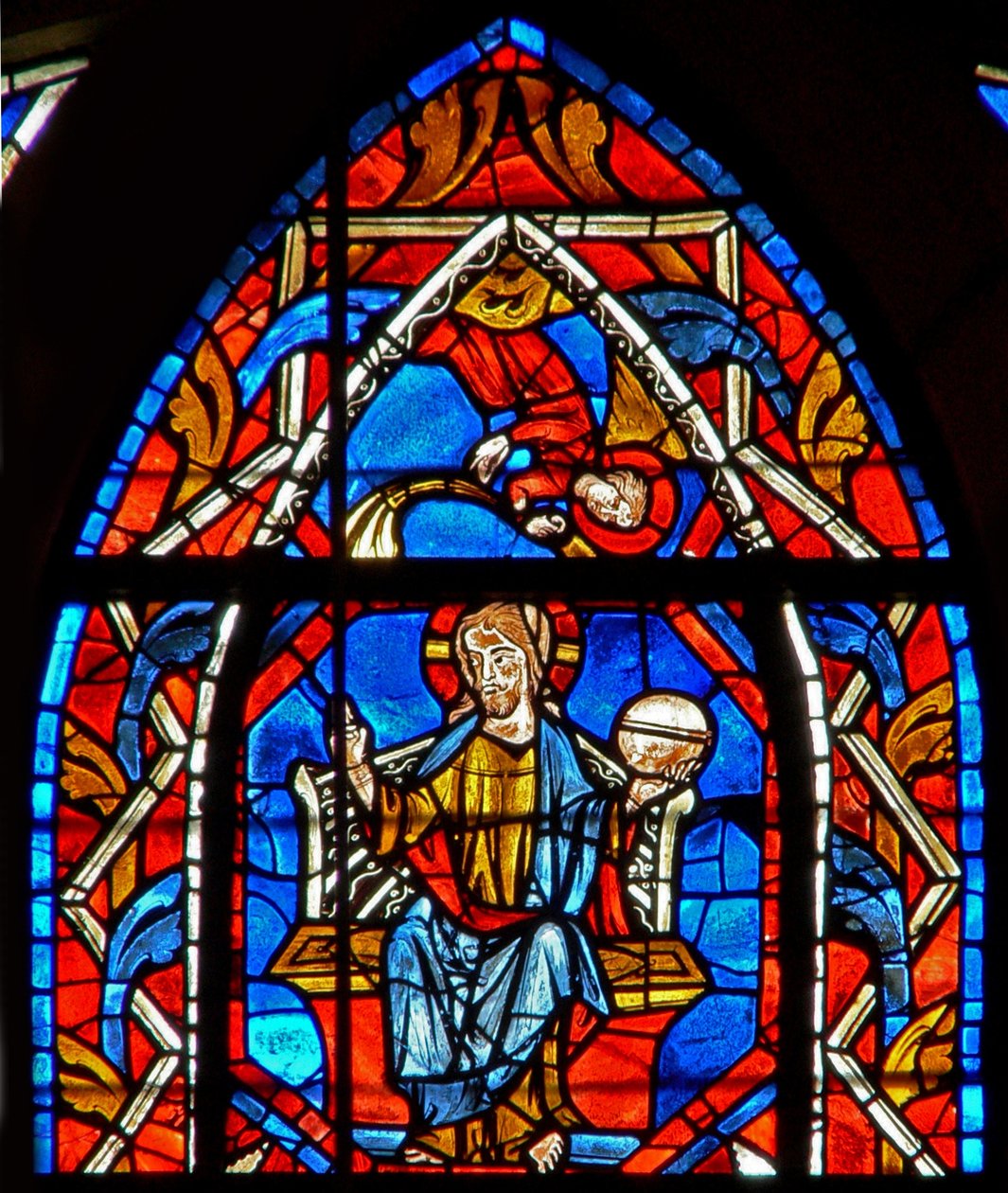 Fenêtre w107 représentant le Christ en Gloire - French School