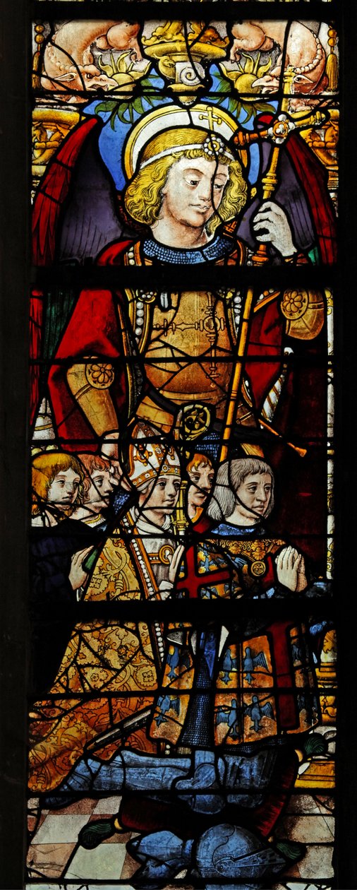 Vitrail w1 représentant Saint Michel, un évêque, un Montmorency et d