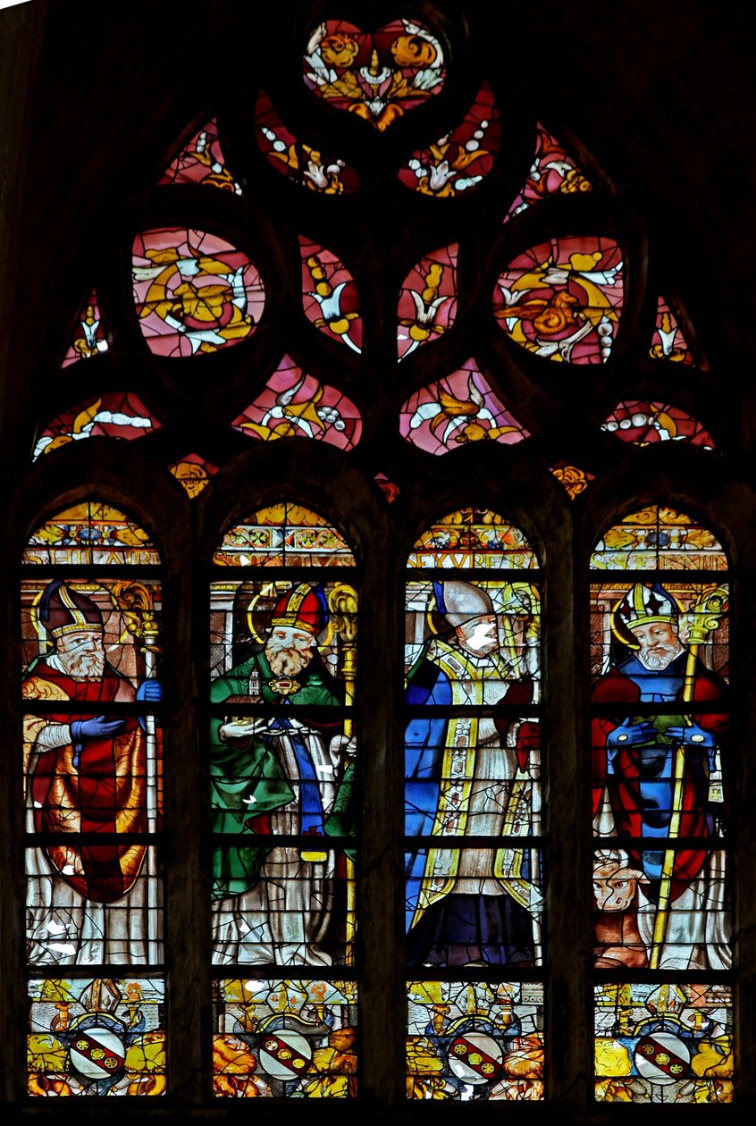 Fenêtre w203 représentant Saint Hilaire, un saint non identifié, Saint Exupéry, Saint Sernin - French School