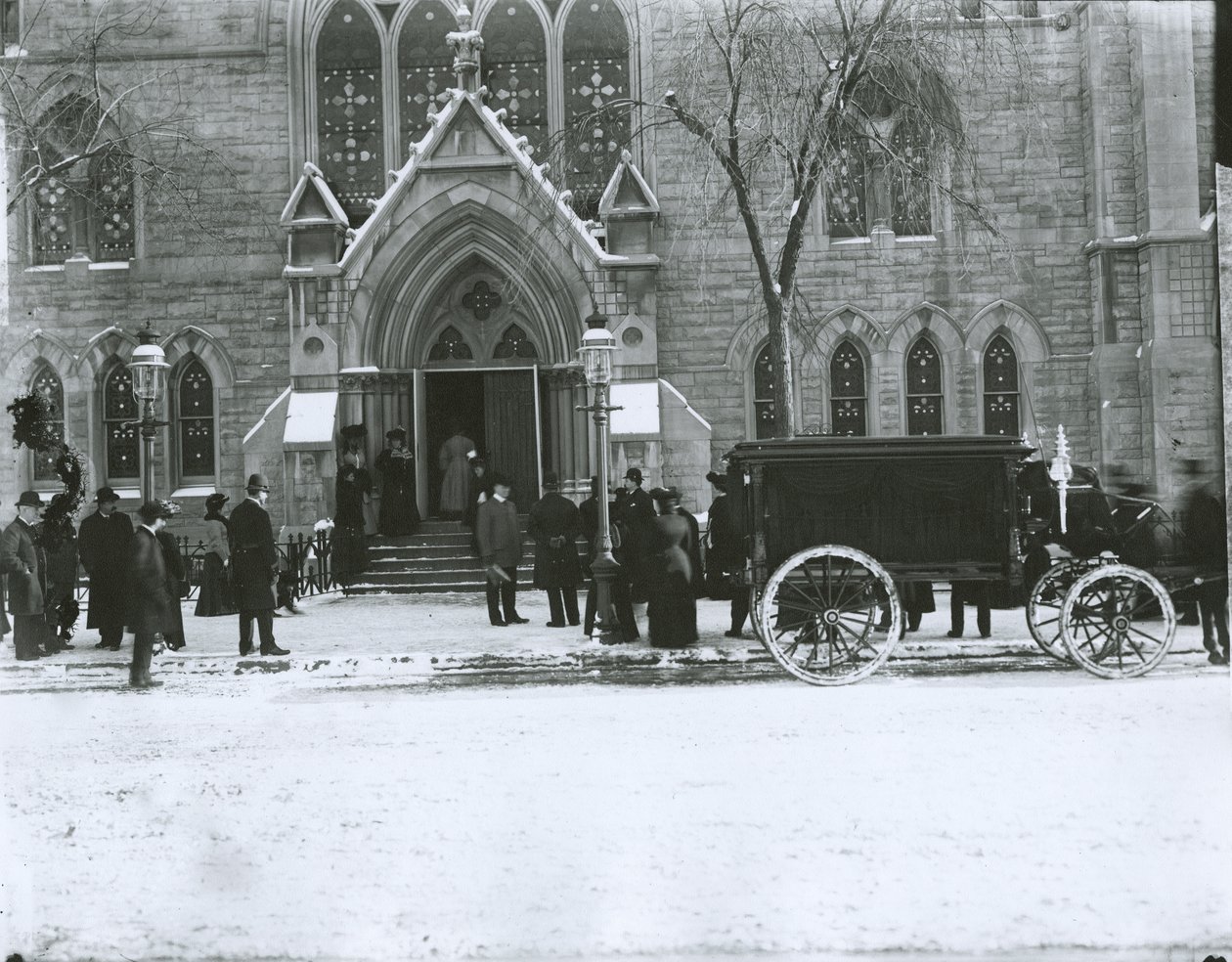 Les funérailles de Mme Gilbert, église réformée hollandaise de Bloomingdale, New York - G.P. Hall und Sohn