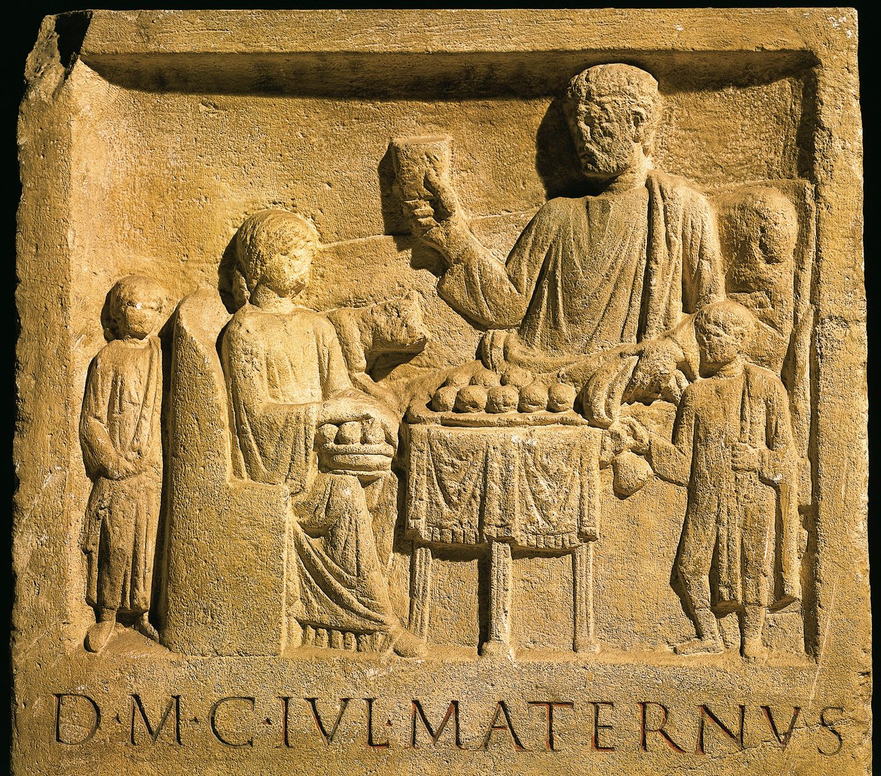 Relief représentant un festin, civilisation romaine - Gallo Roman
