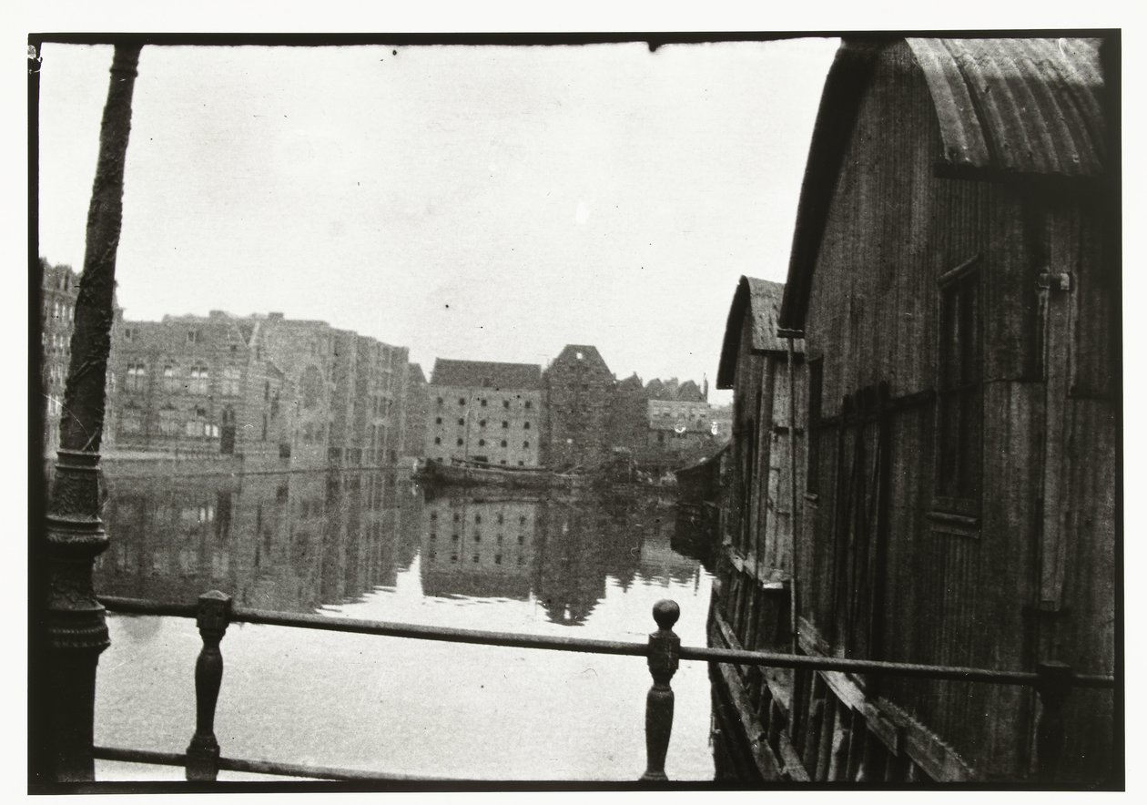 Vue depuis le pont vers l