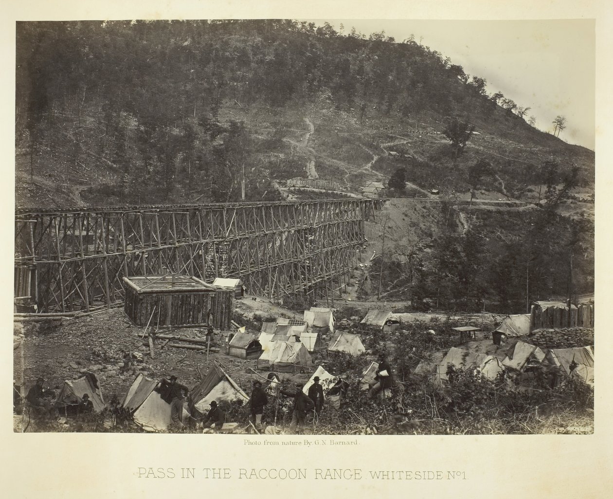 Passage dans la chaîne de Raccoon, Whiteside No. 1 - George N. Barnard