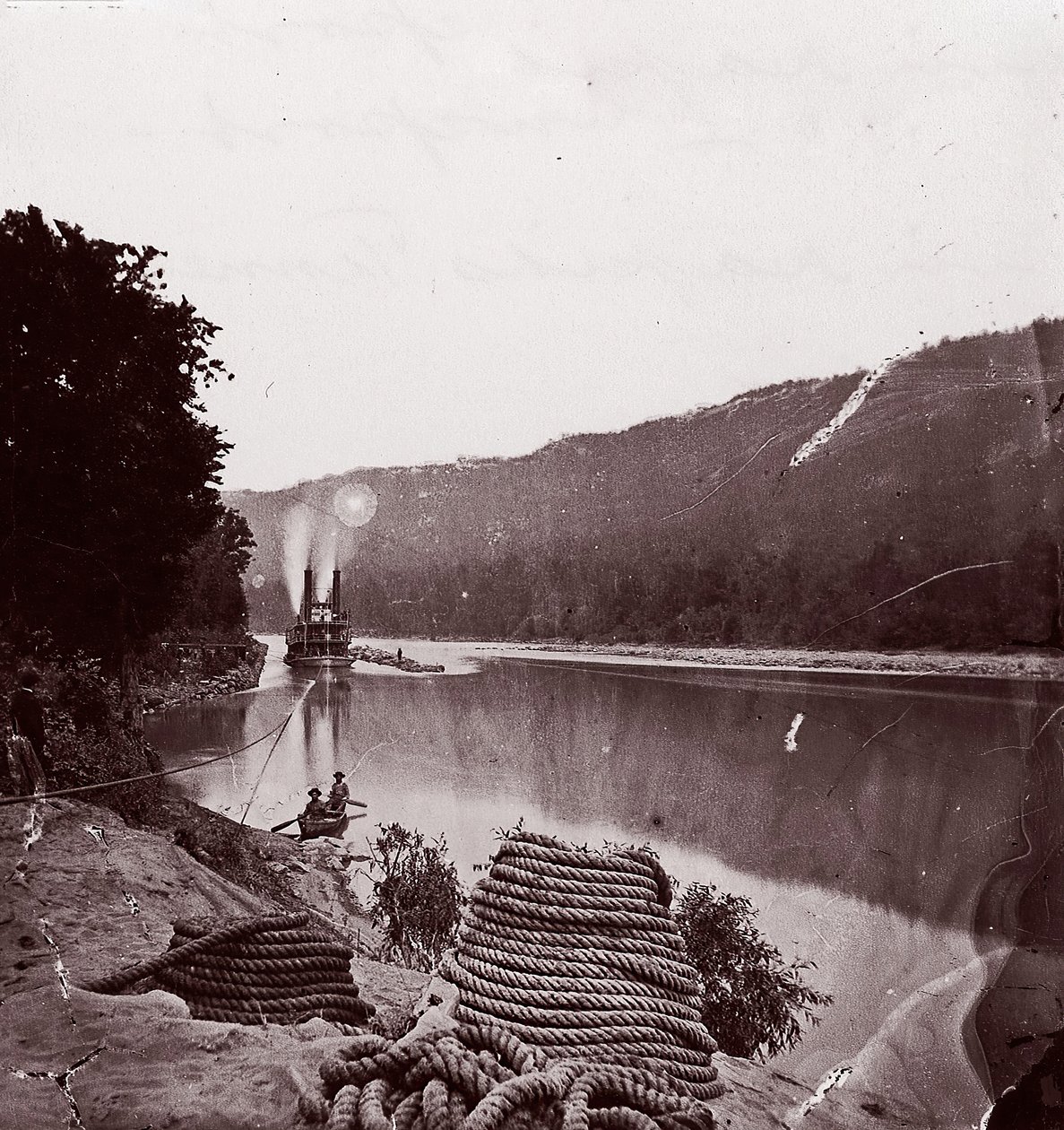 Transport américain dans les rapides, rivière Tennessee, ca. 1864 - George N. Barnard