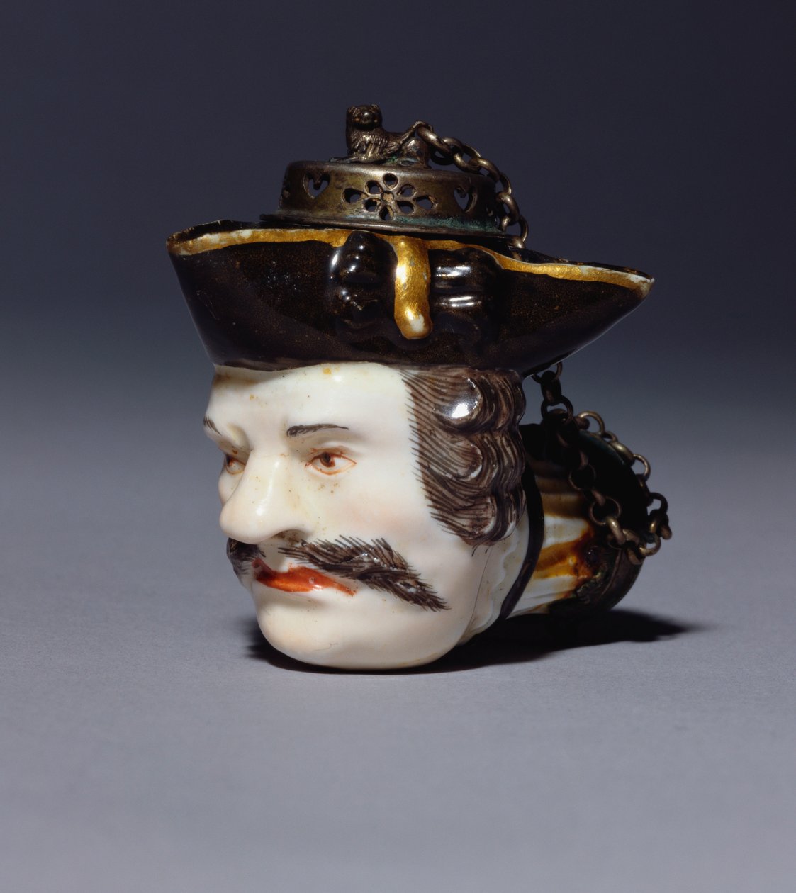 Bol de pipe portrait de Meissen modelé en tête de Schmiedel, vers 1750 - German School