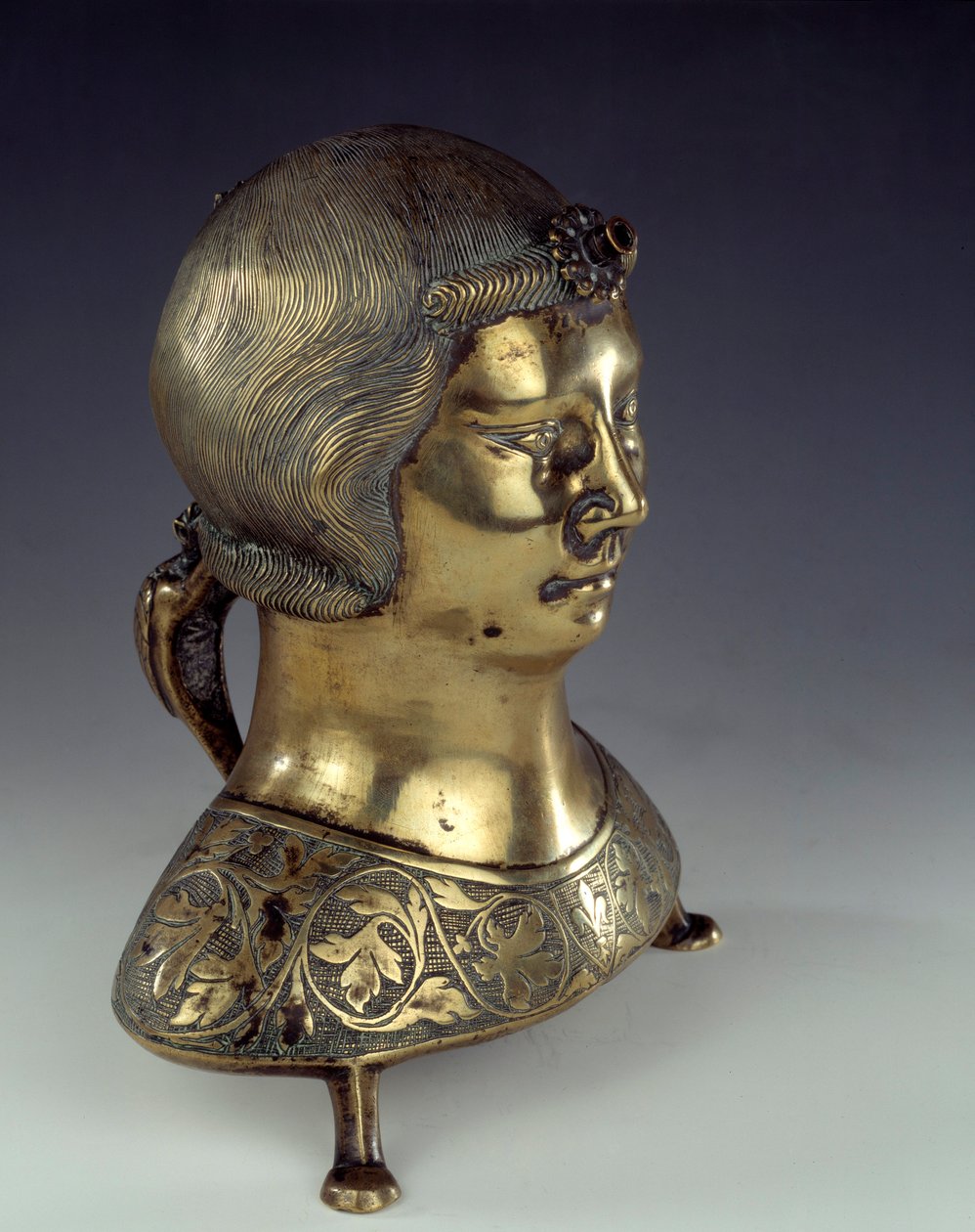 Aquamanile en bronze doré en forme de buste de jeune homme - German School