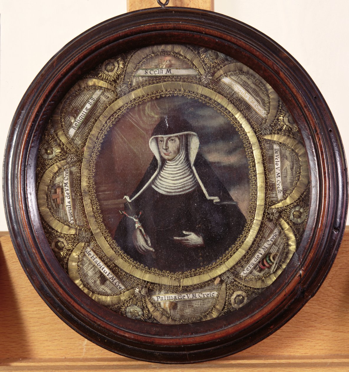 Sainte Maria Crescentia Hoess (1682-1744) entourée de reliques de la sainte - German School