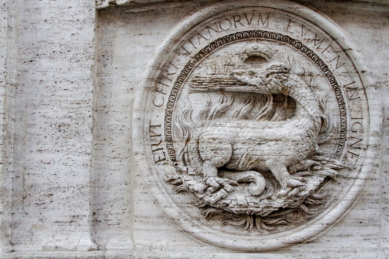Blason sur la façade de l