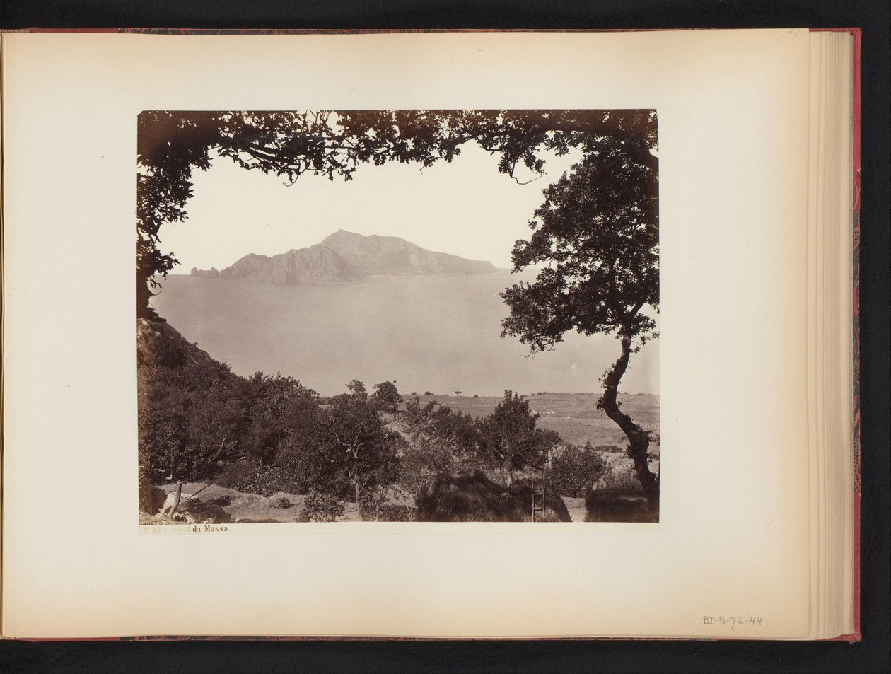 Vue de Capri depuis le continent, Italie - Giorgio Sommer