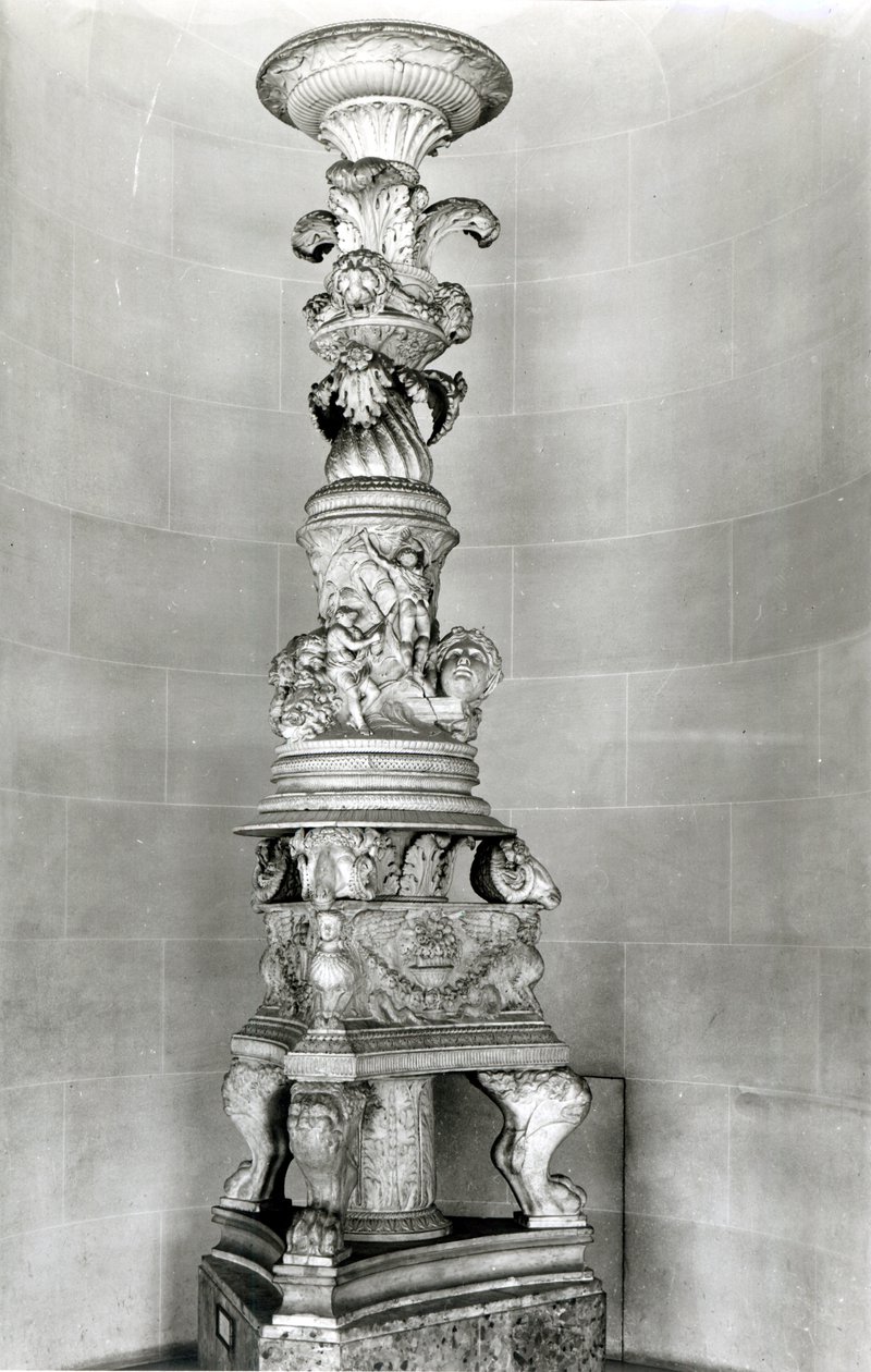 Candélabre conçu par Piranesi sur la base de pièces antiques romaines pour sa propre tombe - Giovanni Battista Piranesi