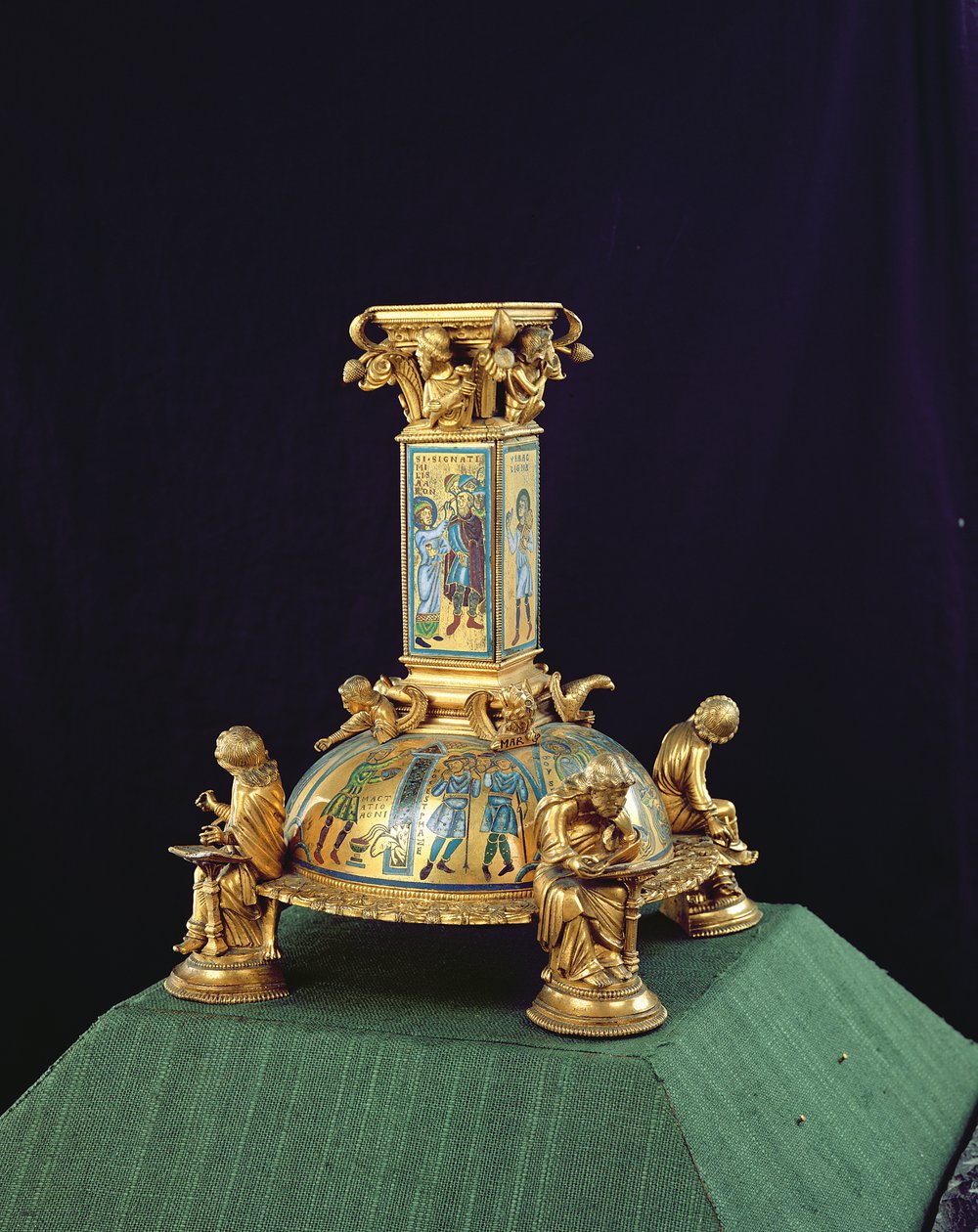 Base de la Croix de Saint-Bertin, de l'Abbaye Saint-Bertin, vers 1180