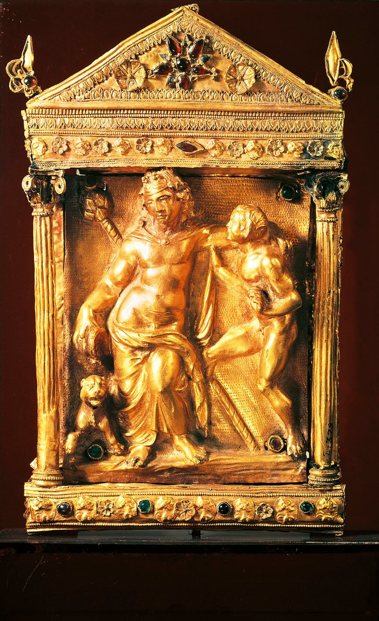 Naiskos avec Dionysos enivré et satyre, petit temple de style hellénistique avec grenats et émeraudes de Thessalie, IIe siècle av. J.-C. - Greek