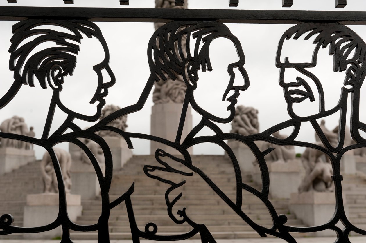 Portes en fer forgé de la sculpture des hommes nus au parc Frogner, Oslo, Norvège - Gustav Vigeland