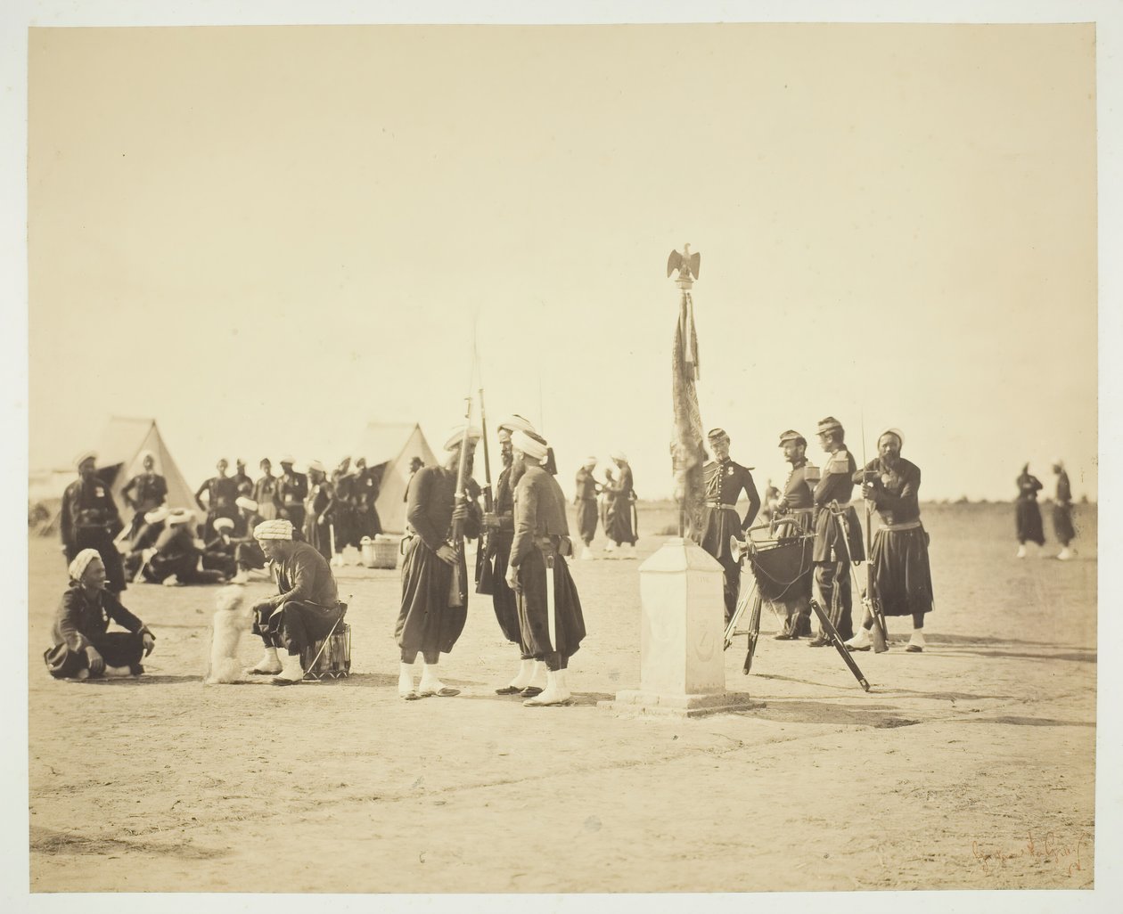 Le Drapeau levé du Régiment des Zouaves, Camp de Châlons, 1857 - Gustave Le Gray