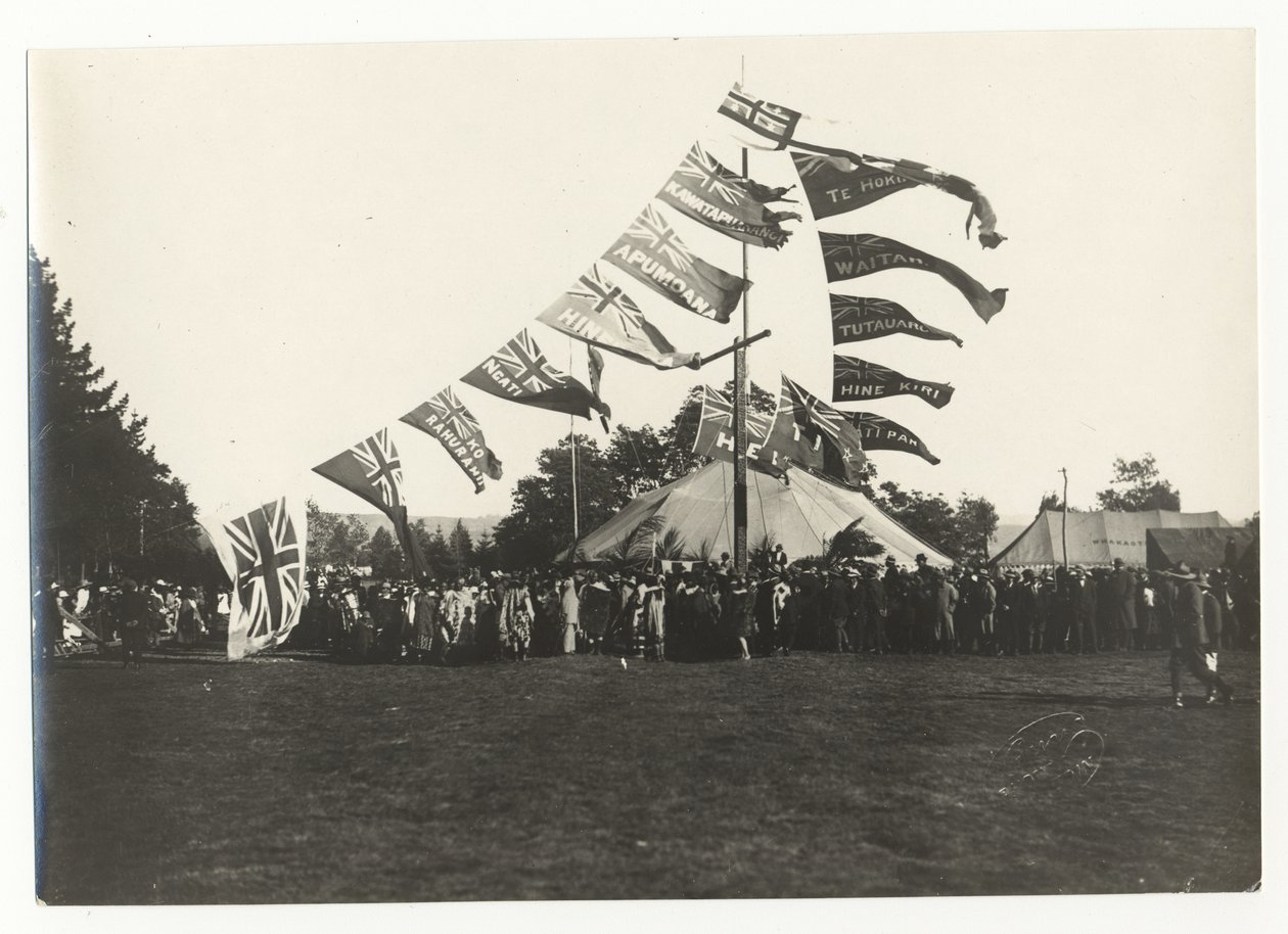 Réception maorie à Arawa Park, Rotorua, vers 1925 - Guy Photo Studio