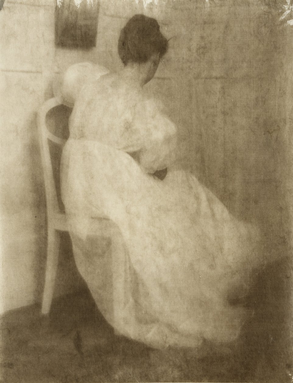 Mary Warner sur une chaise blanche, c.1910 - Heinrich Kuhn