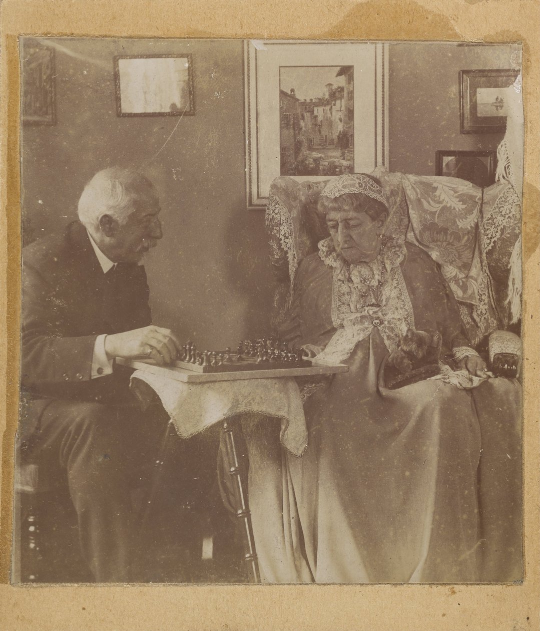 [Hardinge Hay Cameron et Lady Dalrymple jouant aux échecs] - Henry Herschel Hay Cameron
