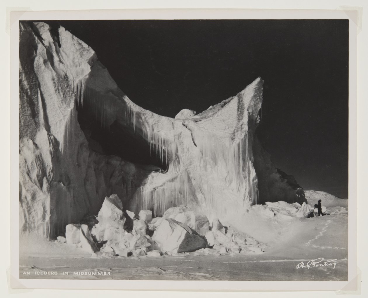 Un iceberg en plein été - Herbert Ponting