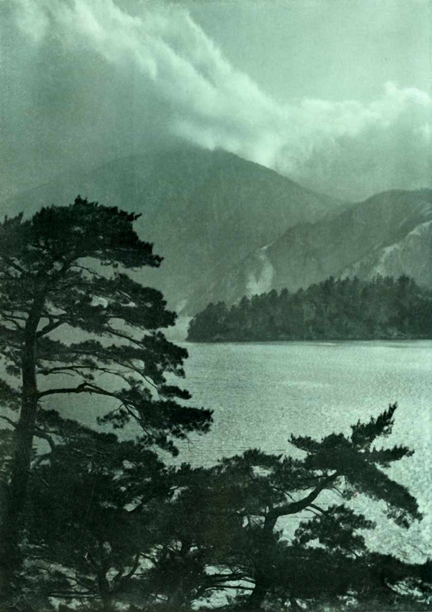 Tempête approchant sur le lac Motosu, 1910 - Herbert Ponting