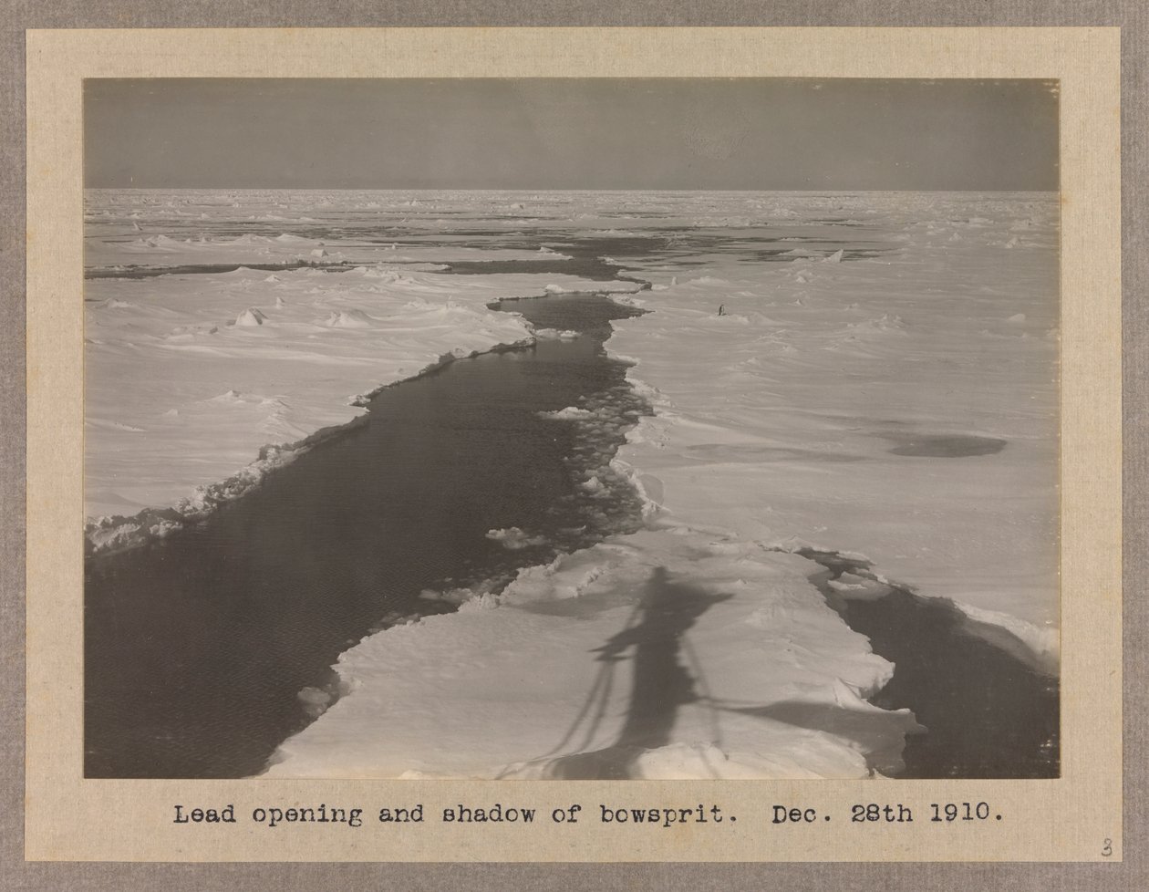 Le Terra Nova (1884) bloqué dans la banquise - Herbert Ponting