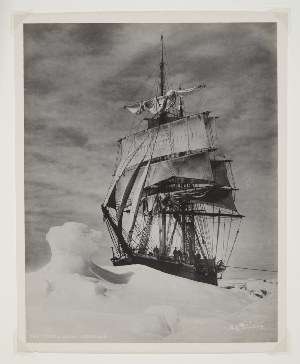 Le Terra Nova pris dans les glaces - Herbert Ponting