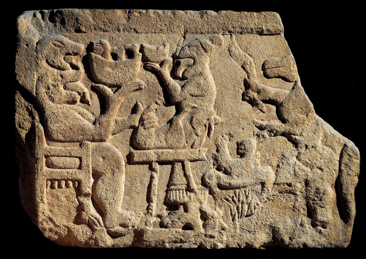 Art ibérique : bas-relief représentant une scène de banquet mythologique où un dieu des enfers a deux têtes avec sa bouche ouverte devant un autel de sacrifice. Vers 500 av. J.-C. provenant de la tombe de Pozo Moro, Espagne. Madrid, Musée archéologique nat - Iberian