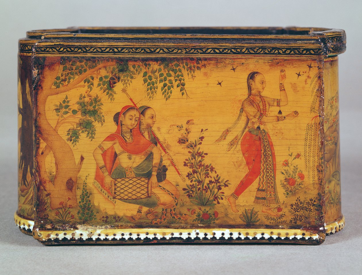 Boîte peinte et laquée avec frange en ivoire, Deccani, vers 1660 - Indian School