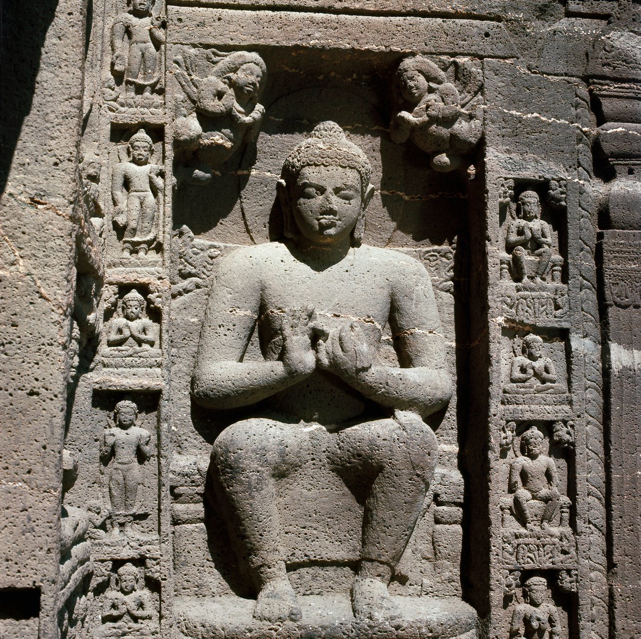 Bouddha, statue sculptée dans la grotte 19 - Indian School