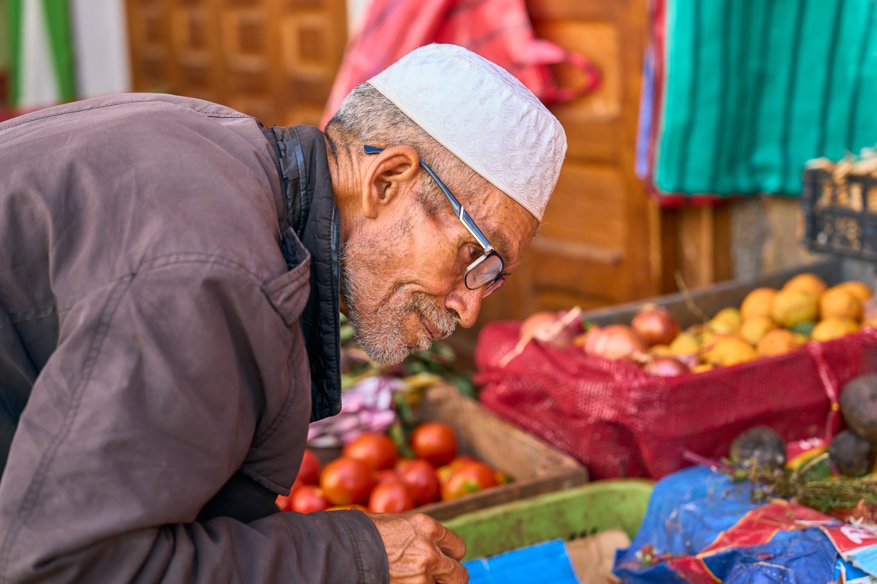 Scène de rue dans la médina de Rabat, Maroc, 2022 (photo) - Ira Block