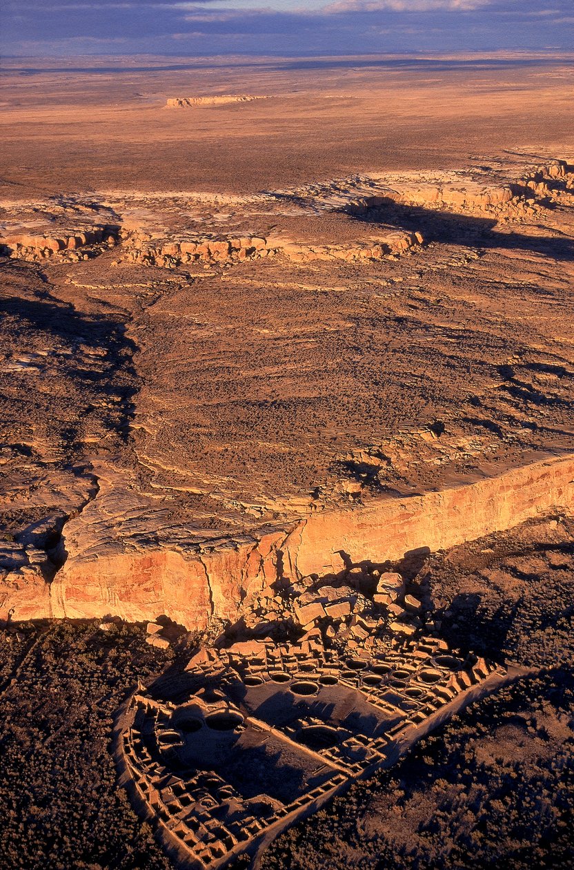 Au cœur des déserts reculés du nord-ouest du Nouveau-Mexique se trouvent les vastes ruines de... - Ira Block