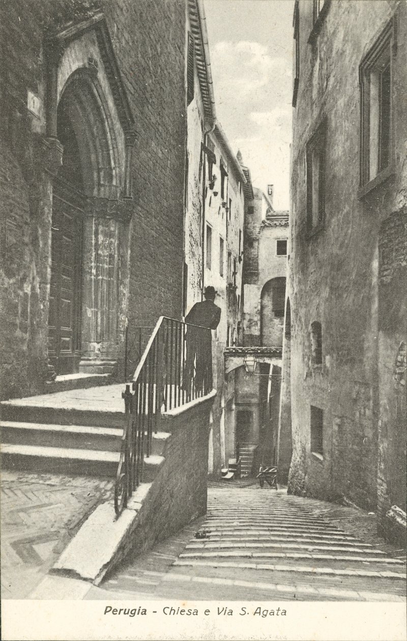 Pérouse : Eglise et Via S. Agata (photo n/b) - Italian Photographer