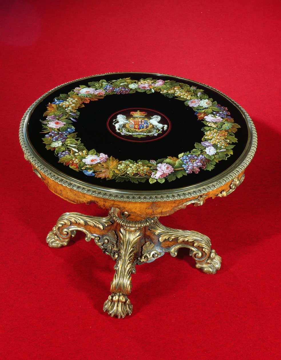 Table en micro-mosaïque avec armoiries de Norfolk et Leveson-Gower, 1847 - Italian School