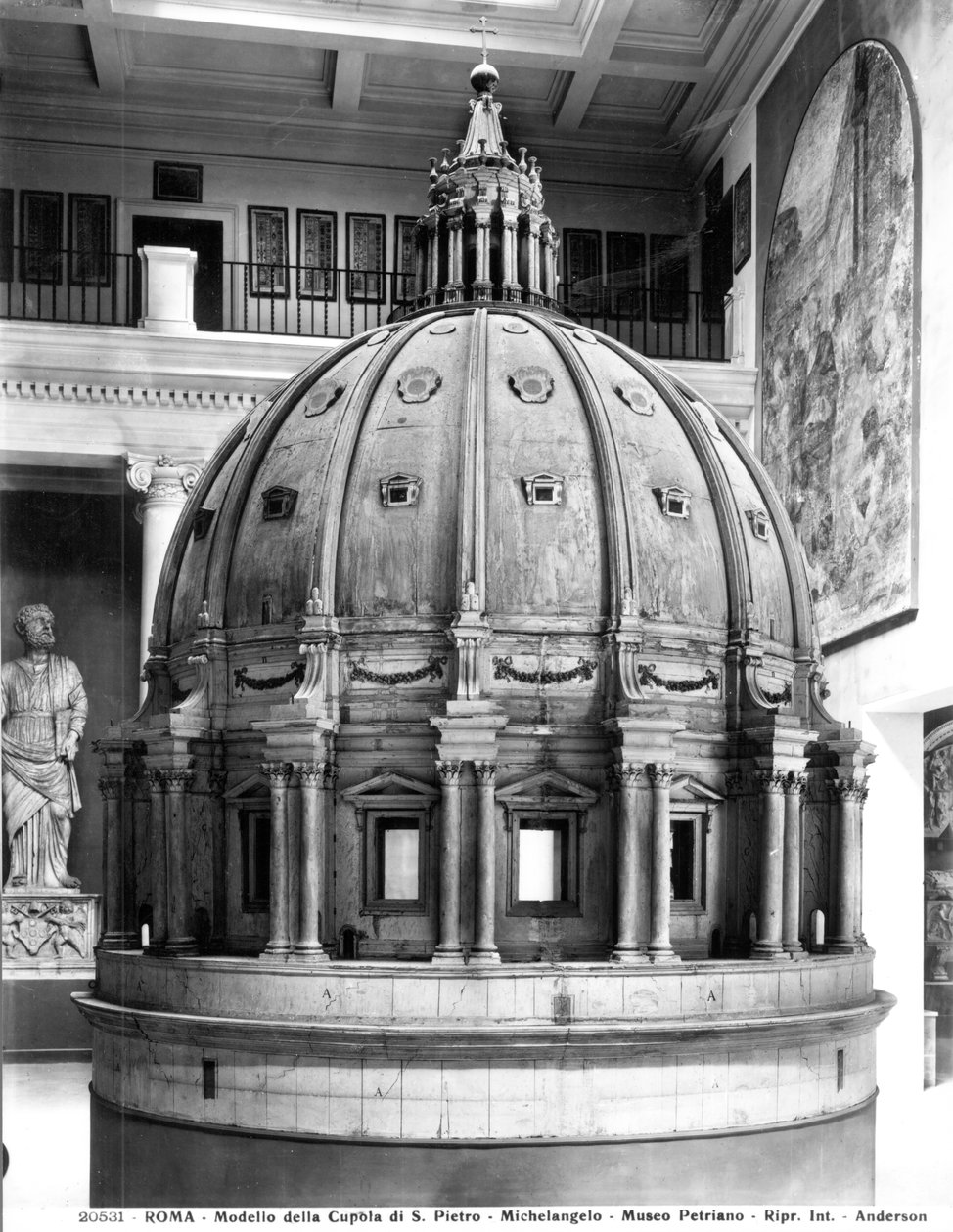 Modèle du dôme de Saint-Pierre, conçu par Michel-Ange et construit par Giacomo della Porta en 1588-90 - Italian School