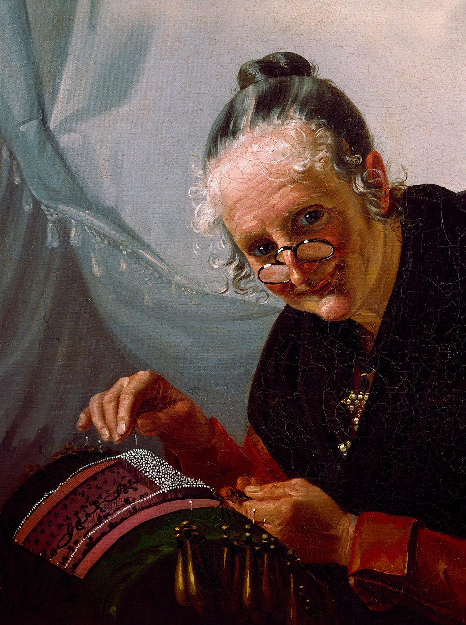 Portrait de dentellière. Une vieille femme souriante avec une paire de lorgnons devant son ouvrage. Peinture de l