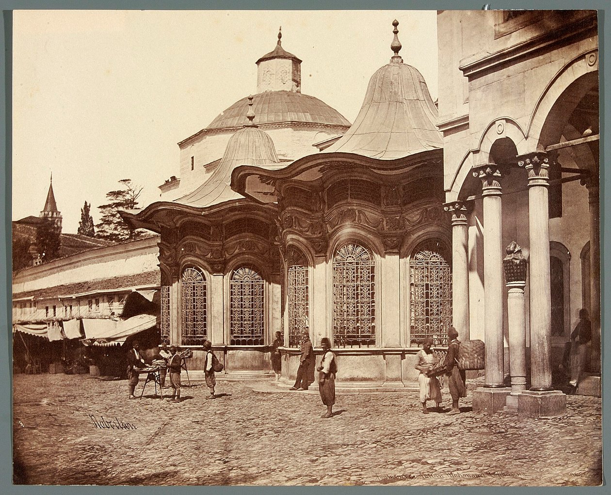 « Fontaine du sultan Mahmoud. Tophane » [Istanbul. Fontaine du sultan Mahmoud à Tophane] - James Robertson