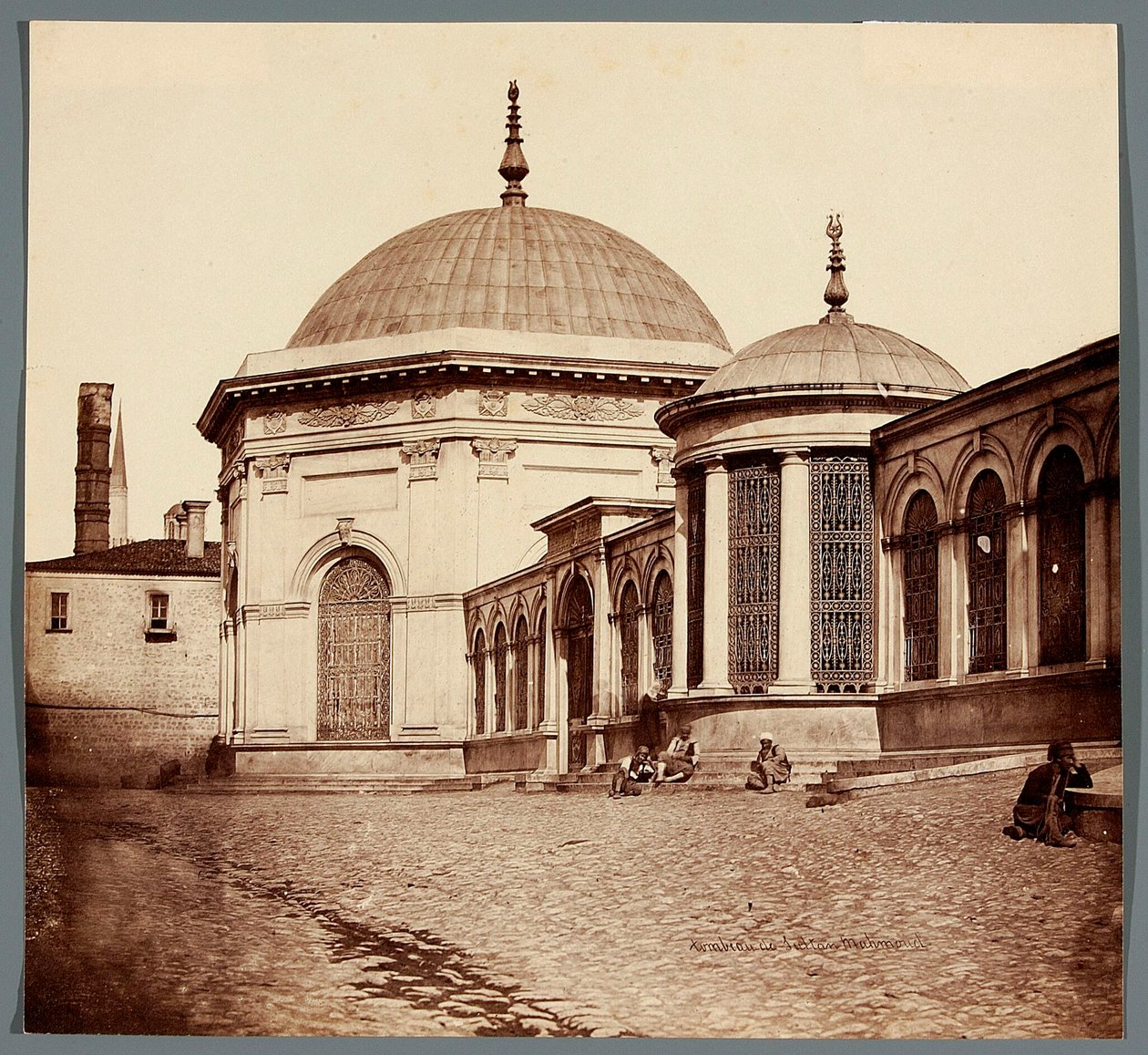 Tombeau du sultan Mahmud [Istanbul. Tombeau du sultan Mahmud] - James Robertson