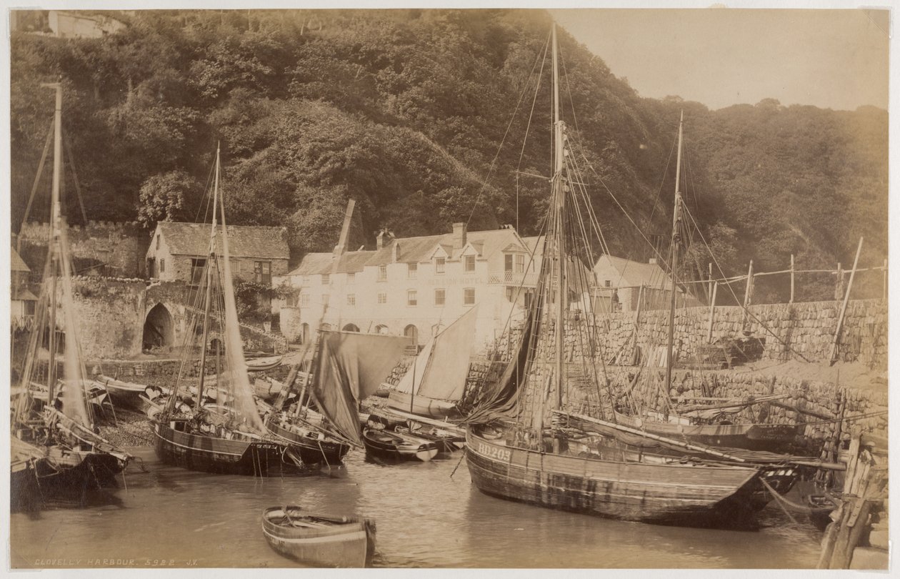 Bateaux de pêche dans le port de Clovelly - James Valentine
