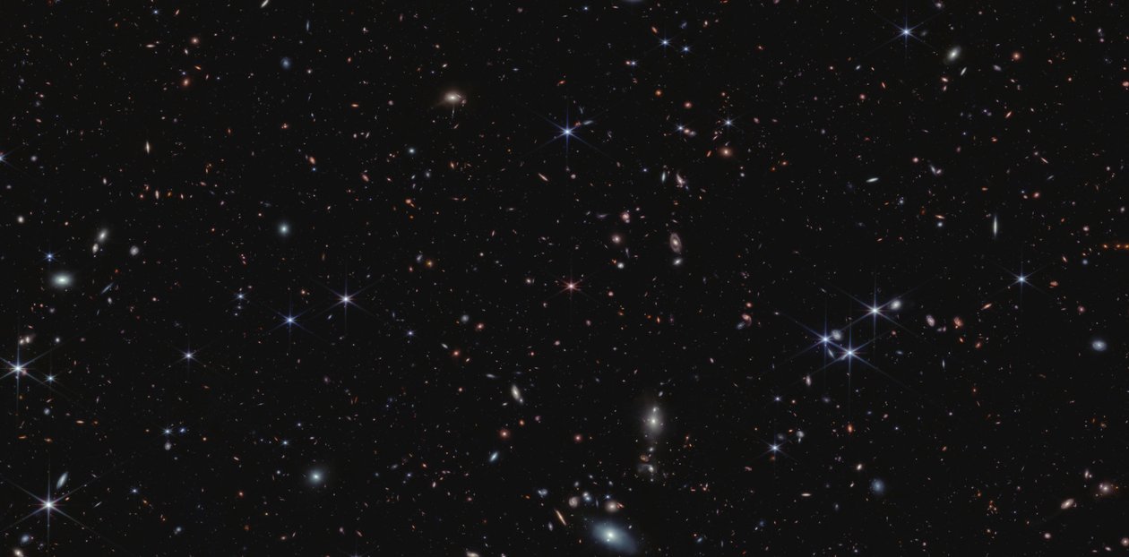 Quasar J0100+2802 - James Webb Space Telescope (NASA)