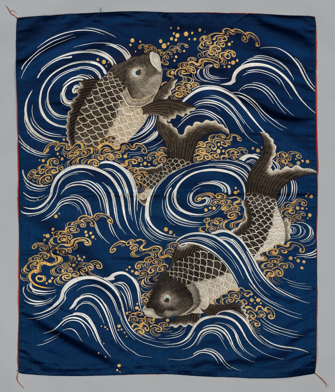 Couverture de cadeau (Fukusa) avec carpe dans les vagues - Japan, Meiji period