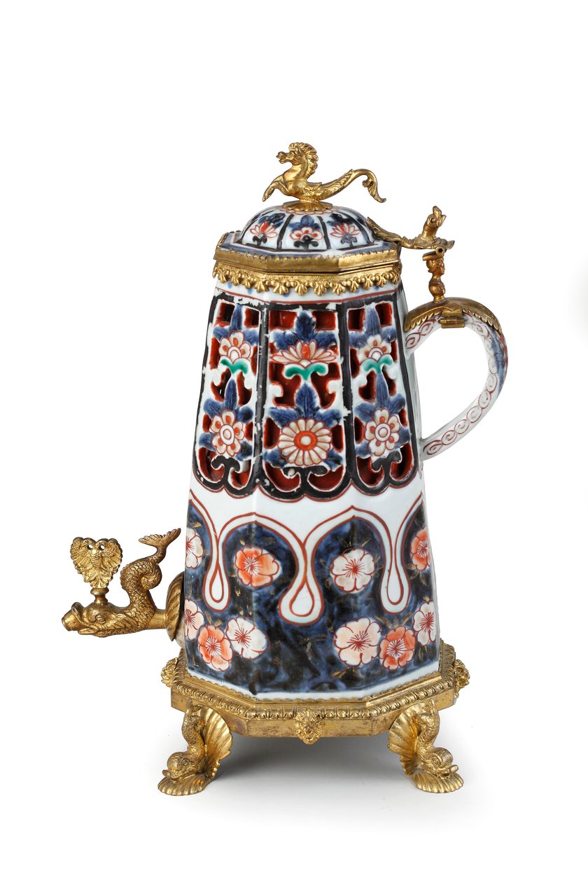 Une rare cafetière Imari élégamment montée et couvercle - Japanese School