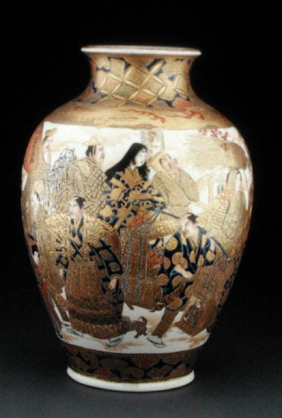 Vase Satsuma avec des figures en procession, fin du 19ème siècle - Japanese School