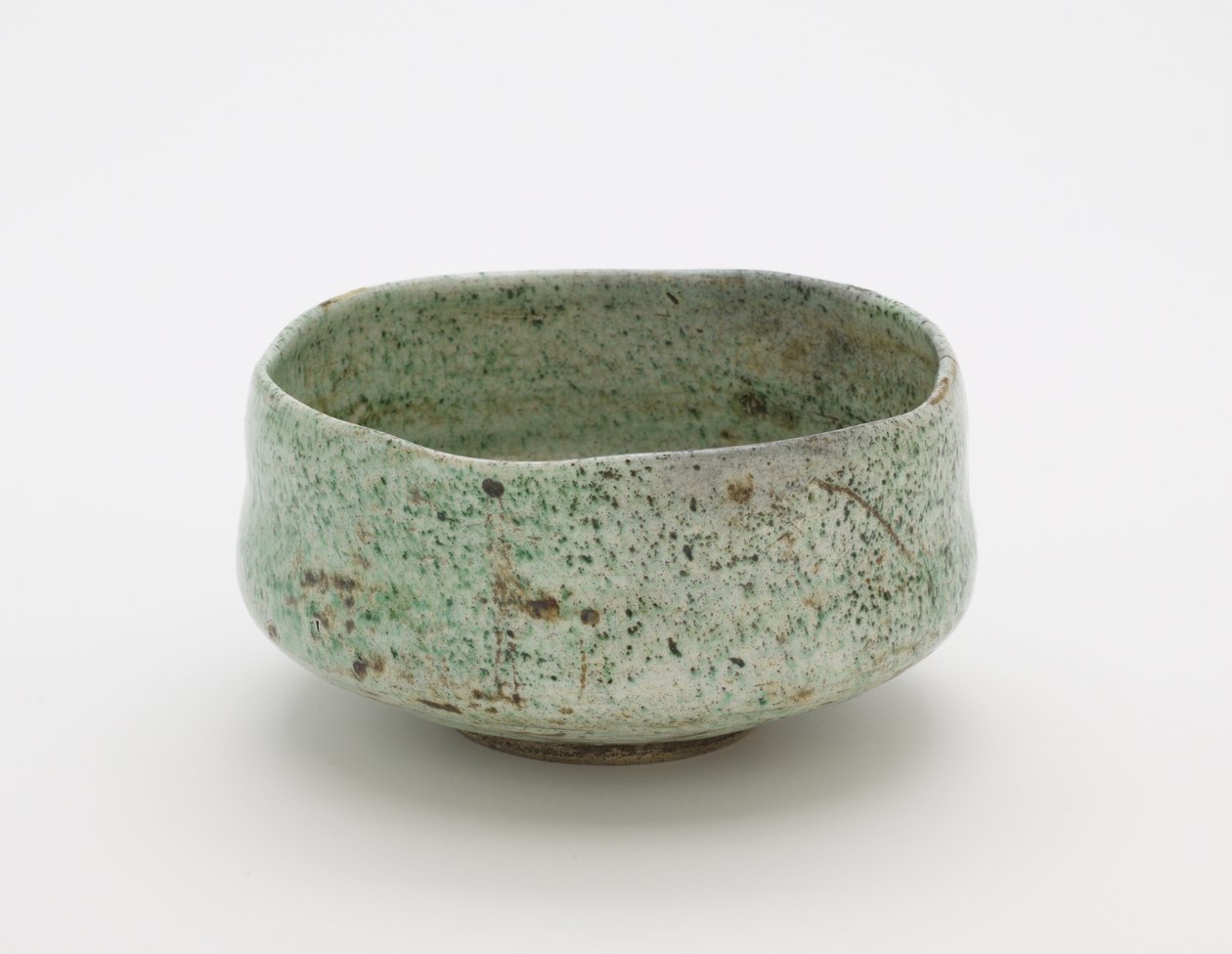 Bol à thé avec faux sceau Raku, atelier Raku inconnu - Japanese School