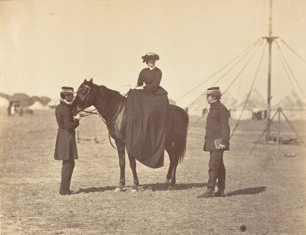[Lady Canning sur son Arabe noir et Lord Clyde, commandant en chef], 1858-61 - Jean Baptiste Oscar Mallitte