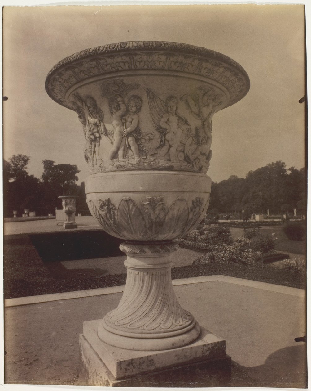 Versailles, Vase - Jean Eugène Auguste Atget